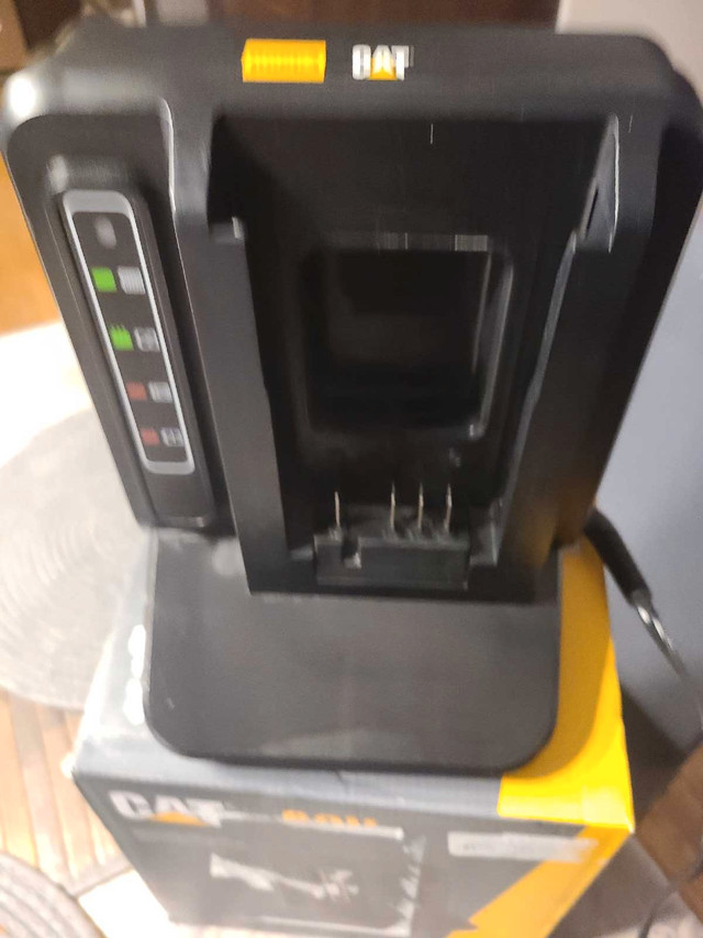 CAT 60V Battery Charger - photo 3