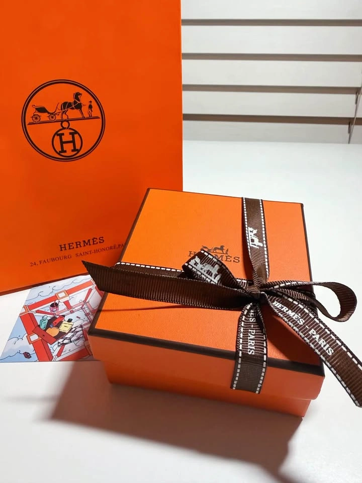 Hermès Amulettes Constance Rose Gold Diamond Pendant Necklace - photo 3