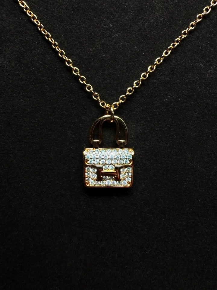 Hermès Amulettes Constance Rose Gold Diamond Pendant Necklace - photo 4
