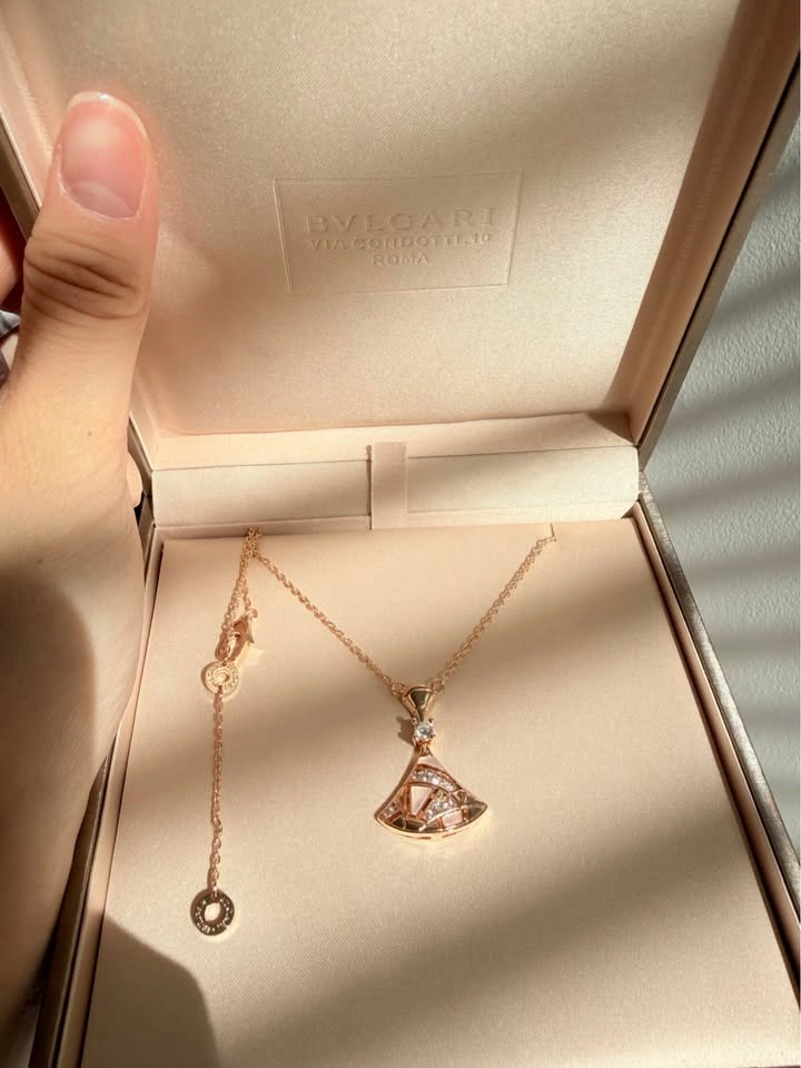 Bvlgari Diva's Dream Necklace - photo 3