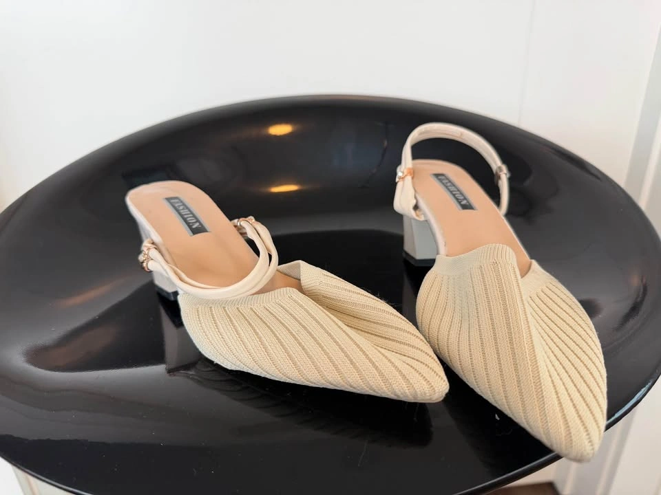 Beige Knitted Block Heel Pointed Toe Shoes - photo 3