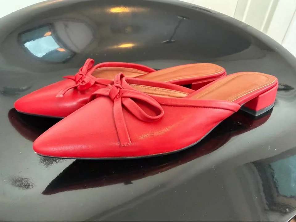 Red pointed toe mules with bow - photo 2