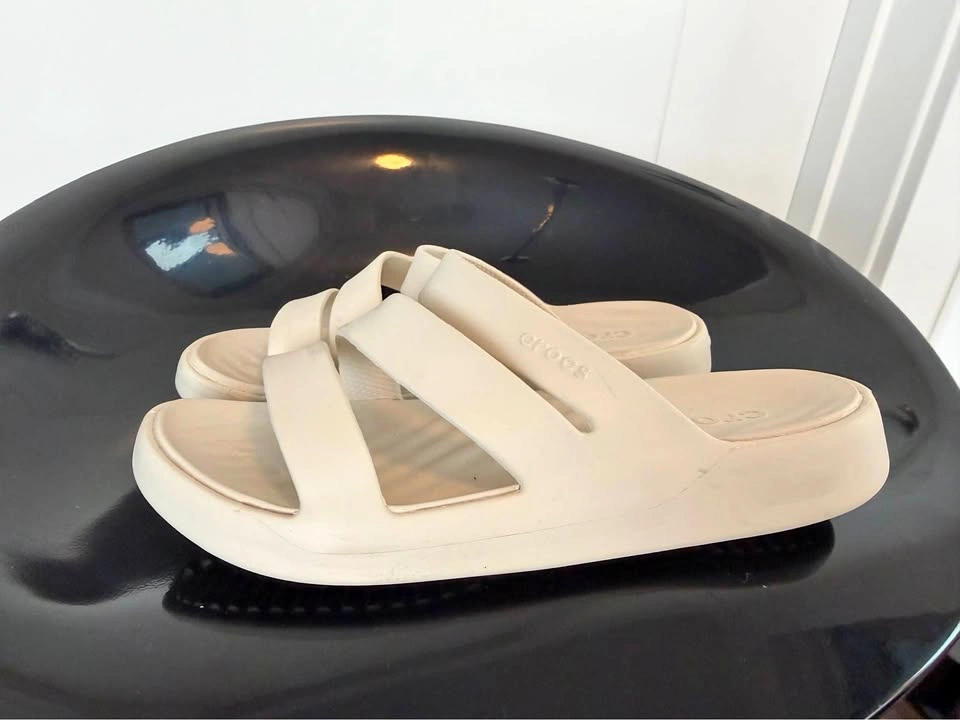 Crocs Slides in Cream