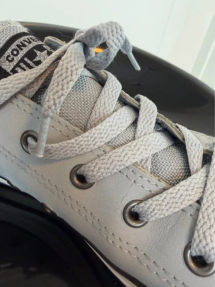 Grey Converse Lows - Women's Size 6 - photo 4