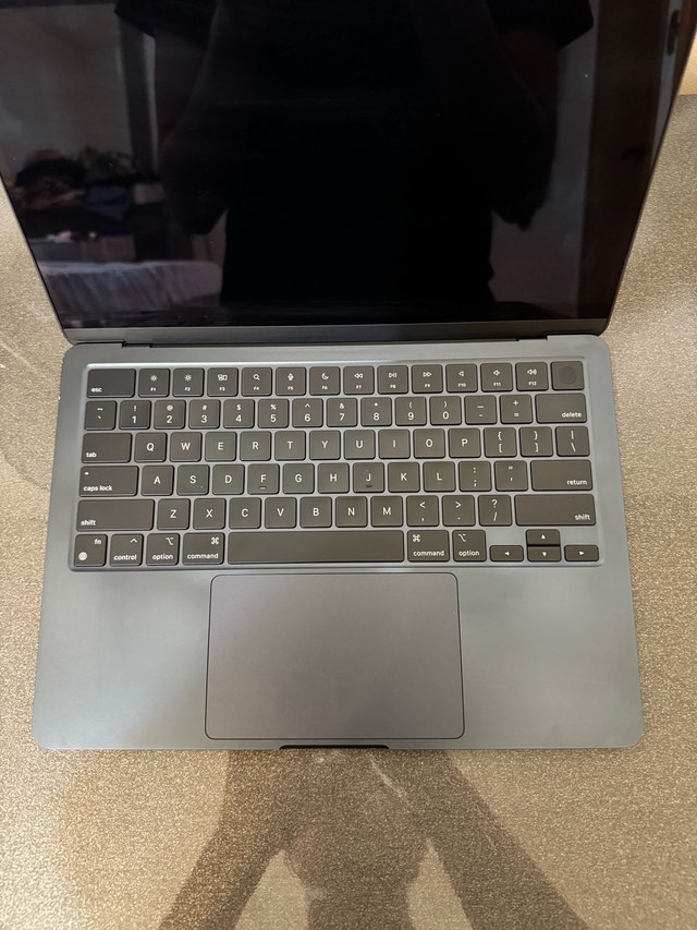 2022 M2 MacBook Air 89% Battery - photo 2