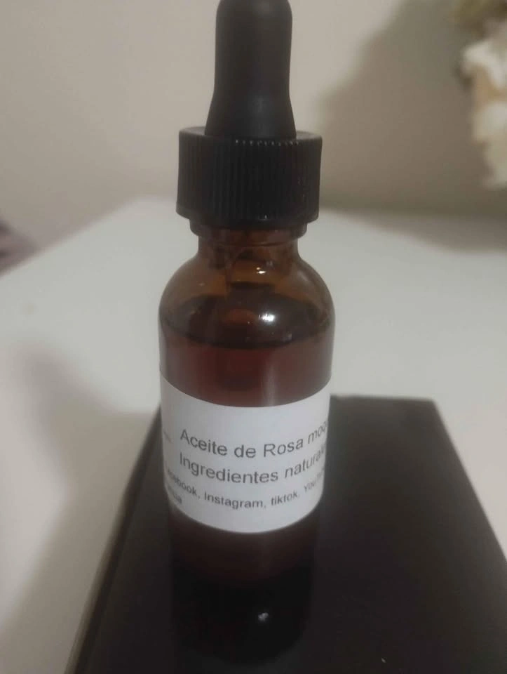 Pure Rosehip and Almond Oil