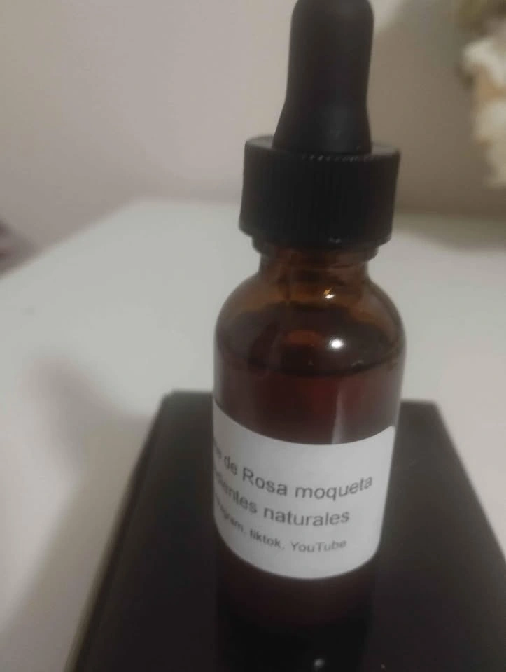 Pure Rosehip and Almond Oil - photo 3