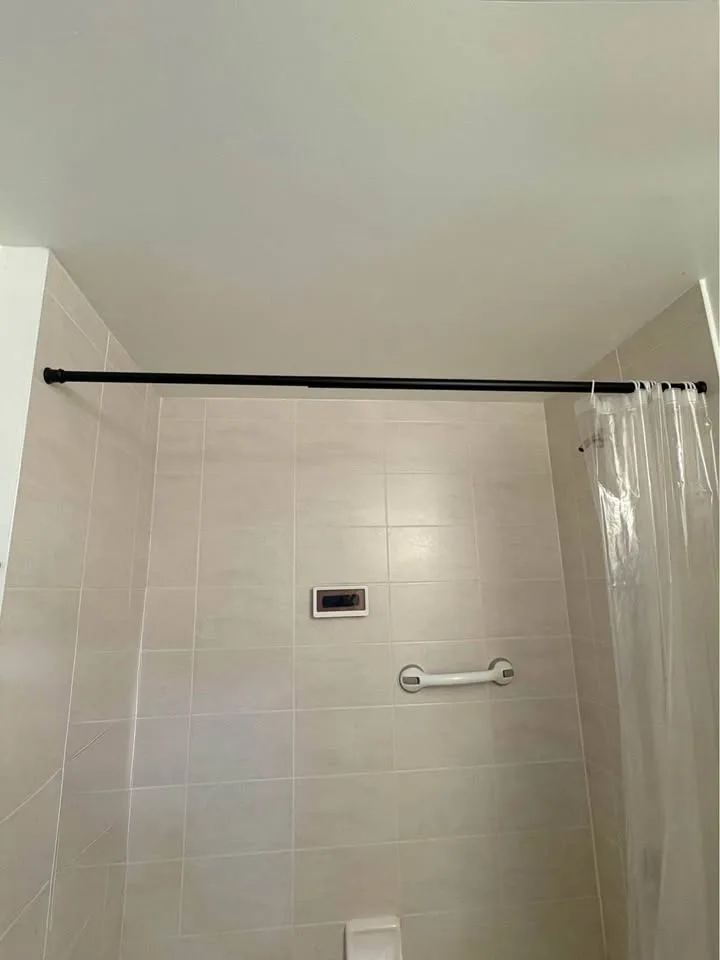 Brand new 42-72 inch Twist & Fit Tension Rod 🥕 image indicator(4)