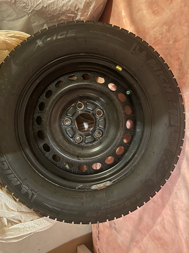 Michelin X Ice 205 65 15 Winter Tires on Rims - photo 2