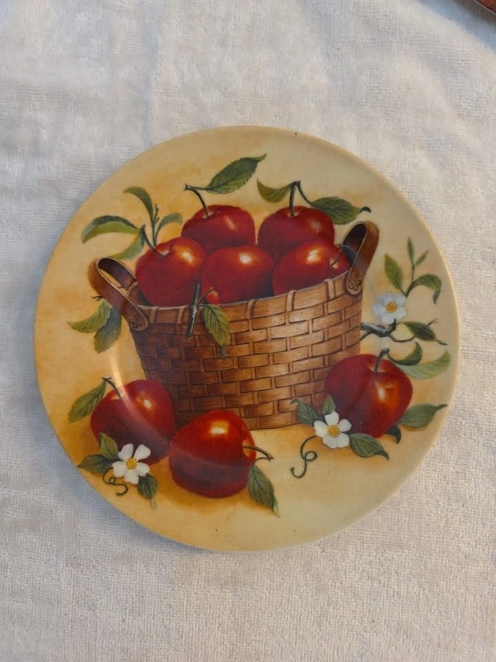 Vintage Farm Country Red Apples Decorative Plates (2) 8" - photo 2