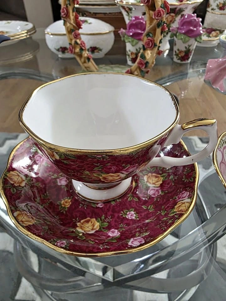 Vintage 2002 Royal Albert Old Country Roses Tea Cup & Saucer