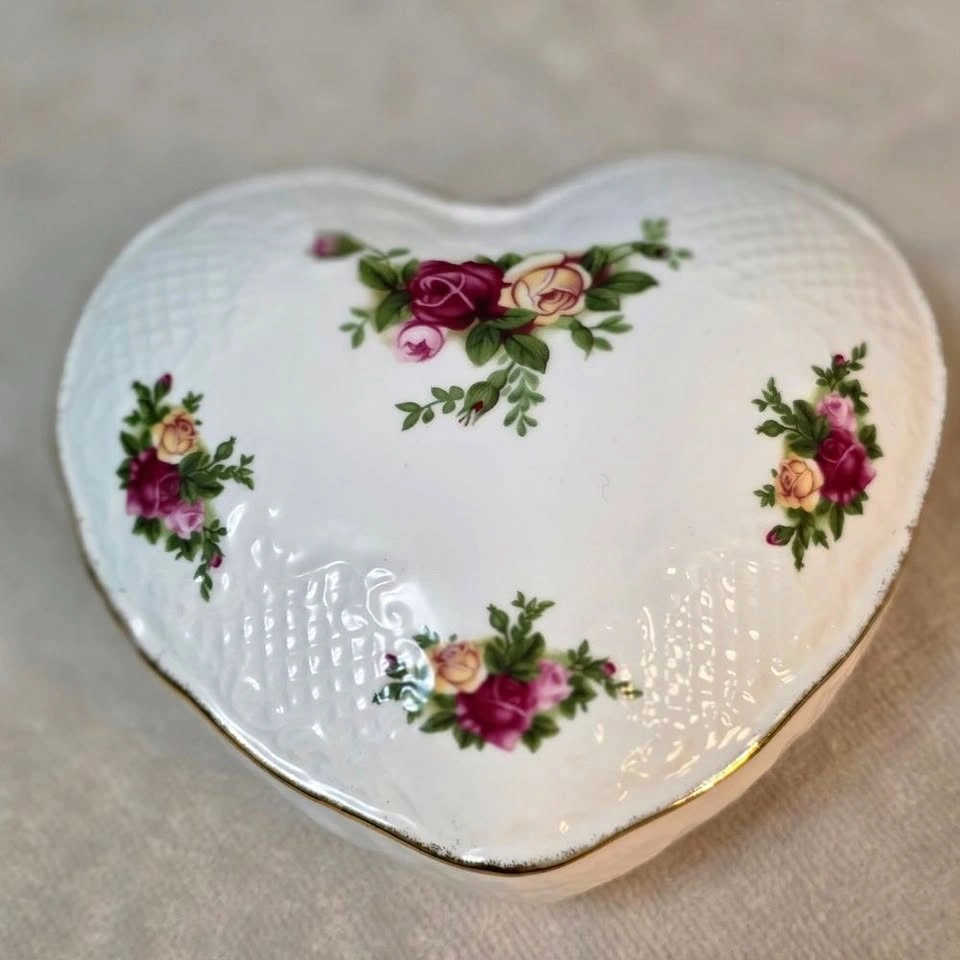 Royal Albert Old Country Roses Victorian Heart Trinket Box