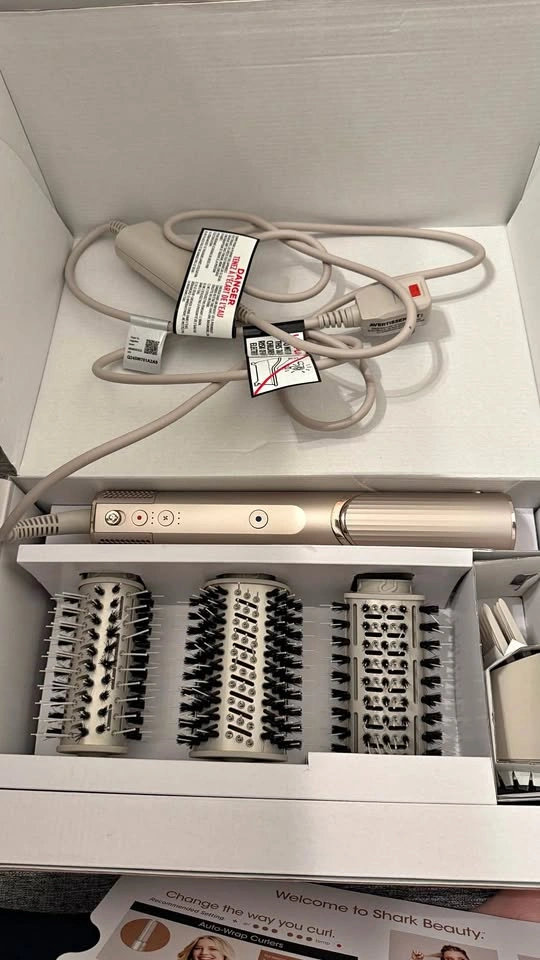 Shark FlexStyle Hair Styler – Like New (Full Set)