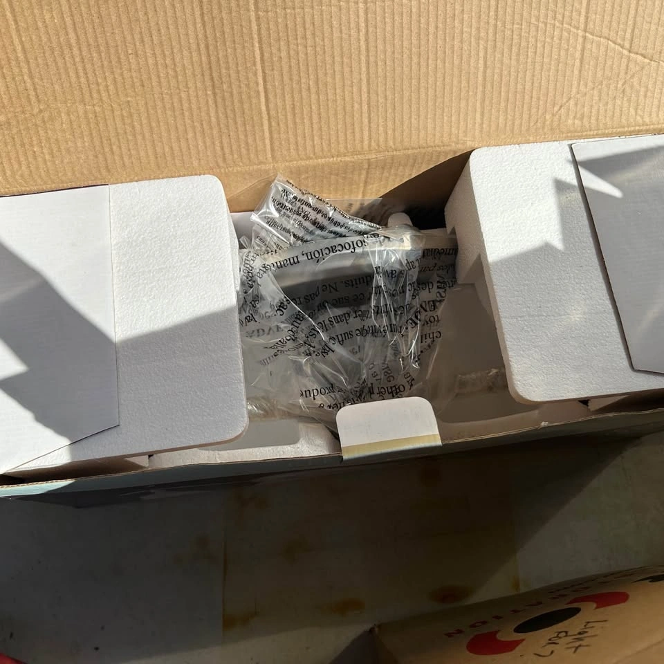 BNIB Vanity Light - 3 Bulb - photo 4