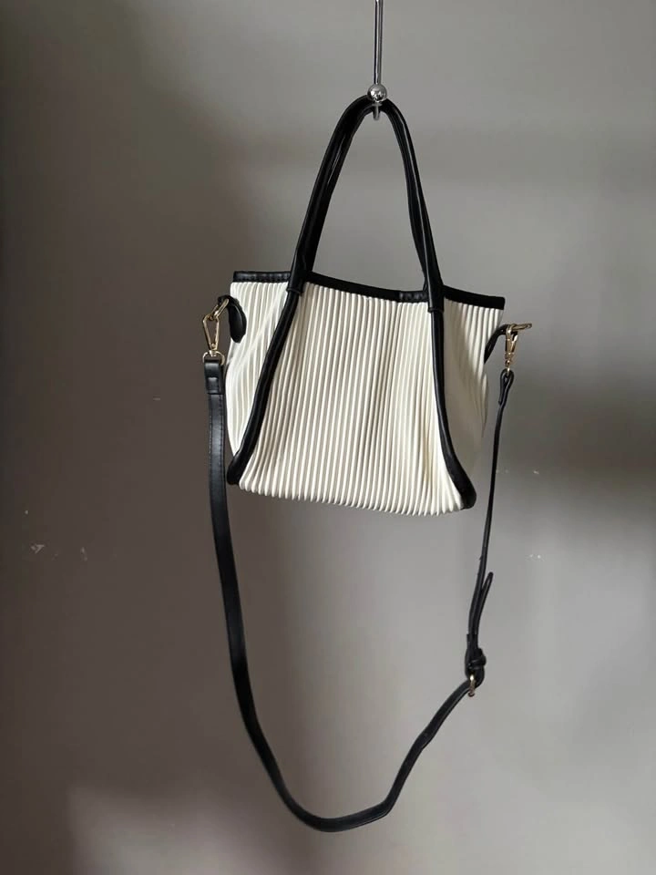 Black & White Tote Bag - photo 2