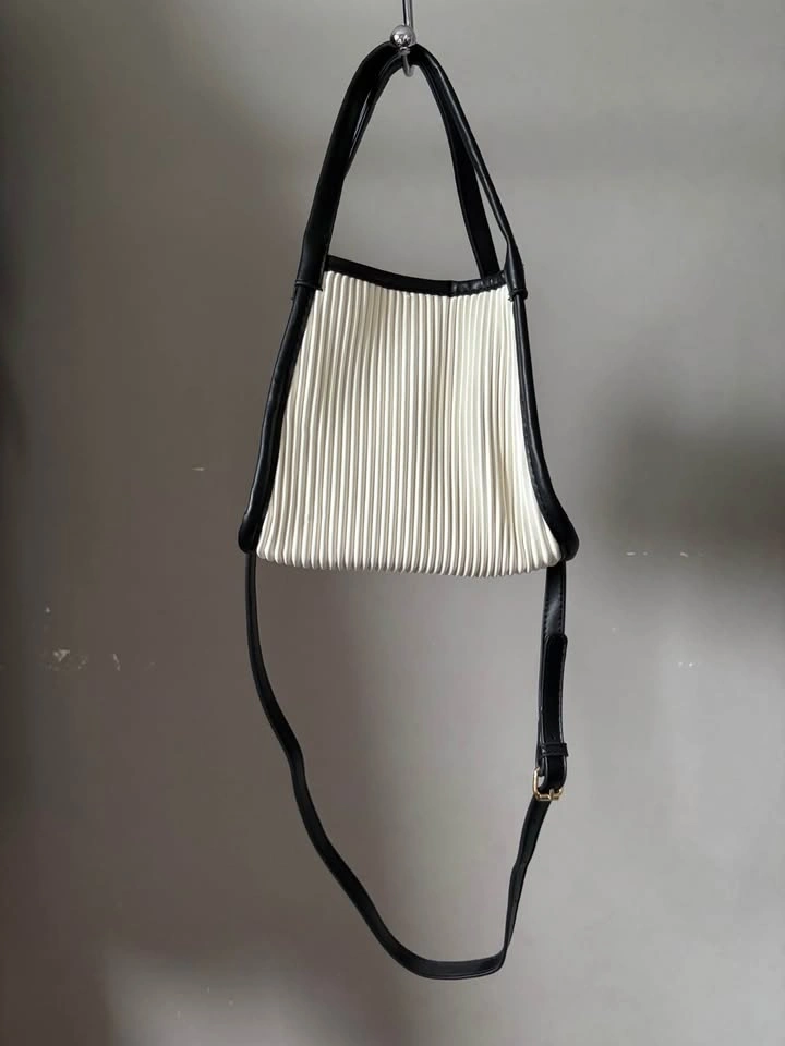 Black & White Tote Bag - photo 3