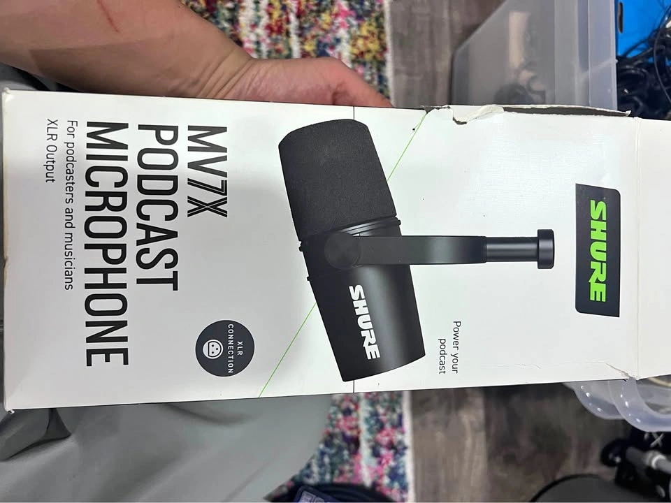 Shure MV7X Podcast Mic & Steinberg Audio Interface Bundle