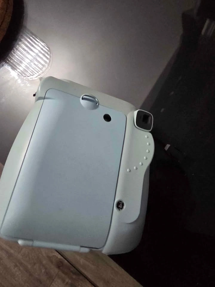 Fujifilm Instax Mini 8 Instant Camera - photo 2