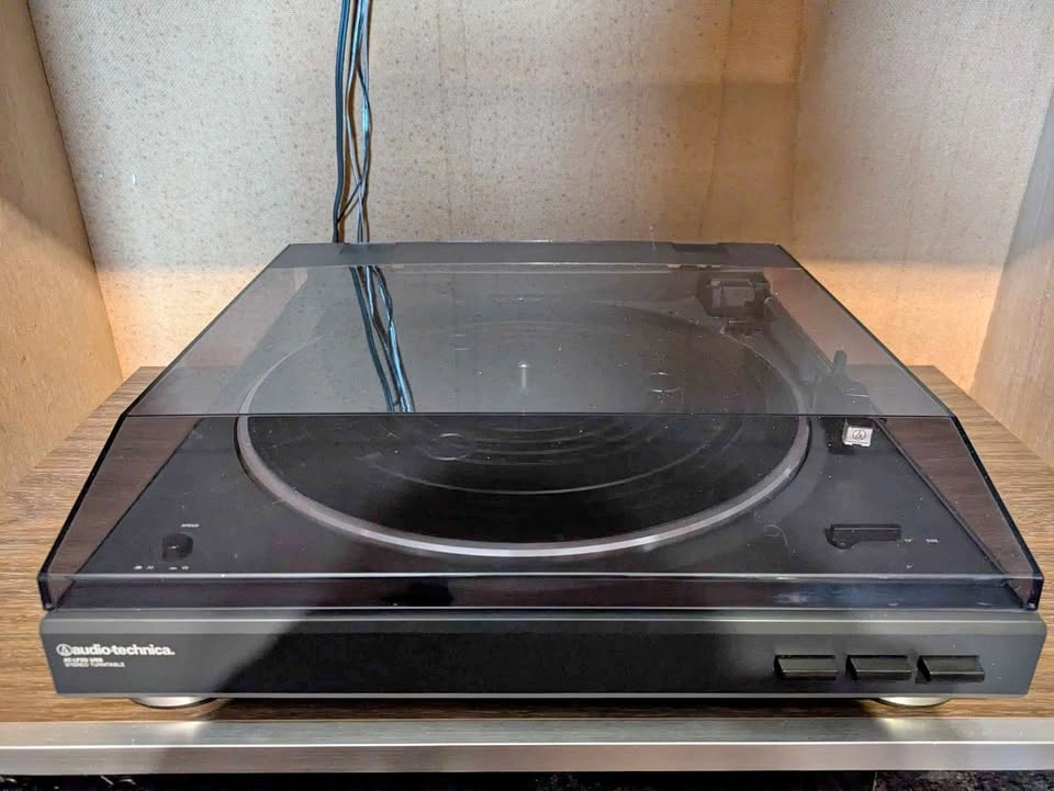 Audio-Technica AT-LP2D Turntable – Fully Automatic – Tested & Wo