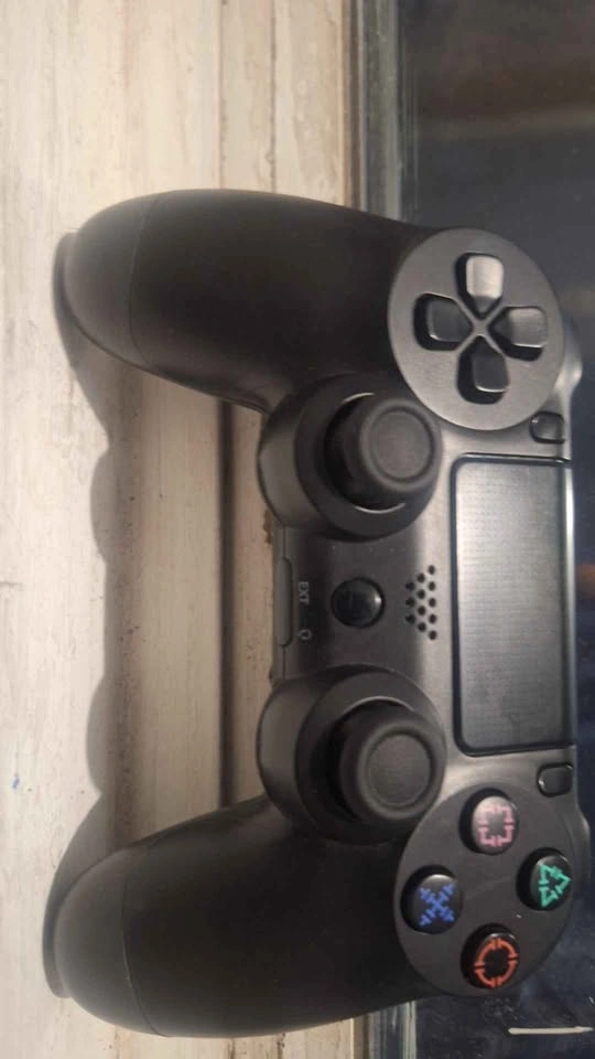 1 Xbox Controller, 2 PS4 Controllers - photo 2