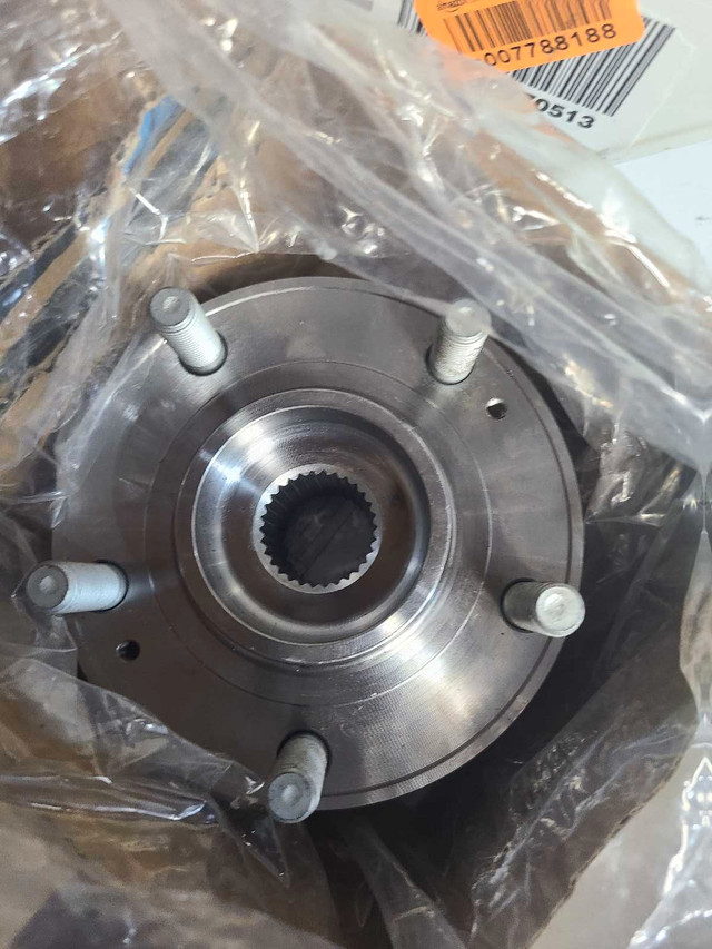 TRQ Wheel Bearing Hub Assembly Hyundai Sta Fe - photo 2