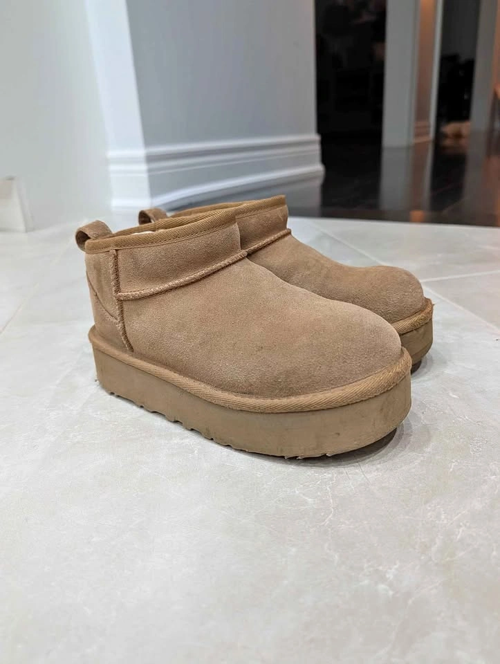 UGG Classic Ultra Mini Platform Boots Kids Size 2