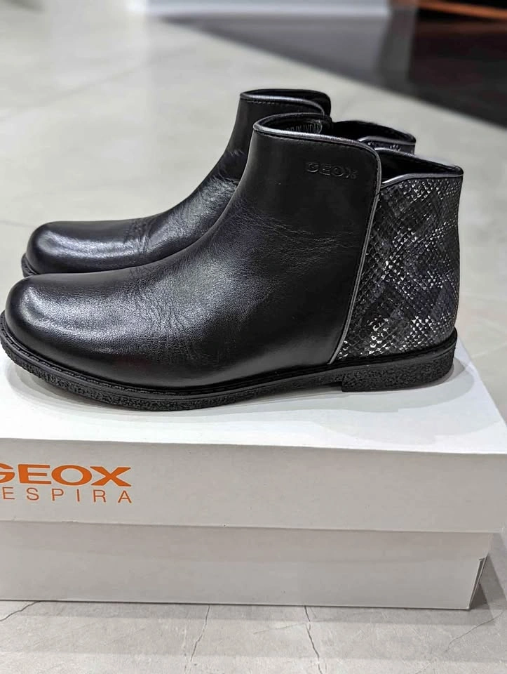 New in box girls GEOX Shawntel leather ankle boots size 11 - photo 2