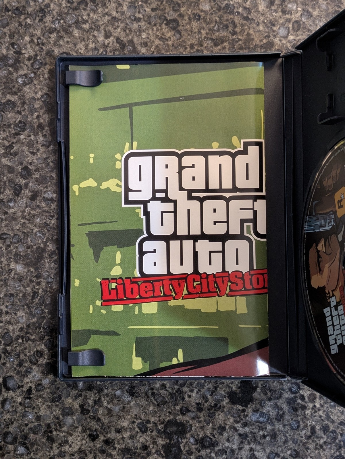 PS2 - Grand Theft Auto Liberty City Stories CIB & Map - photo 2