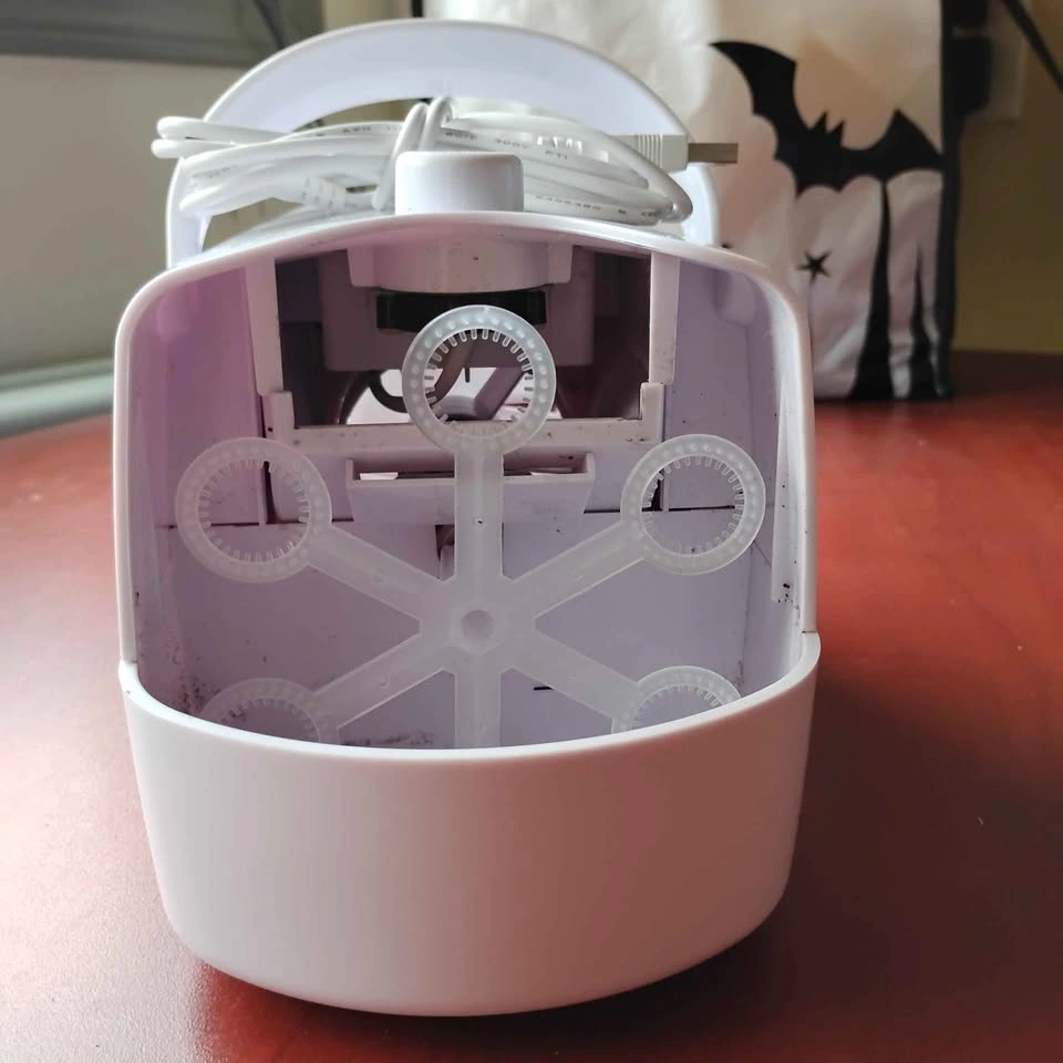 Portable Automatic White Bubble Machine - photo 2