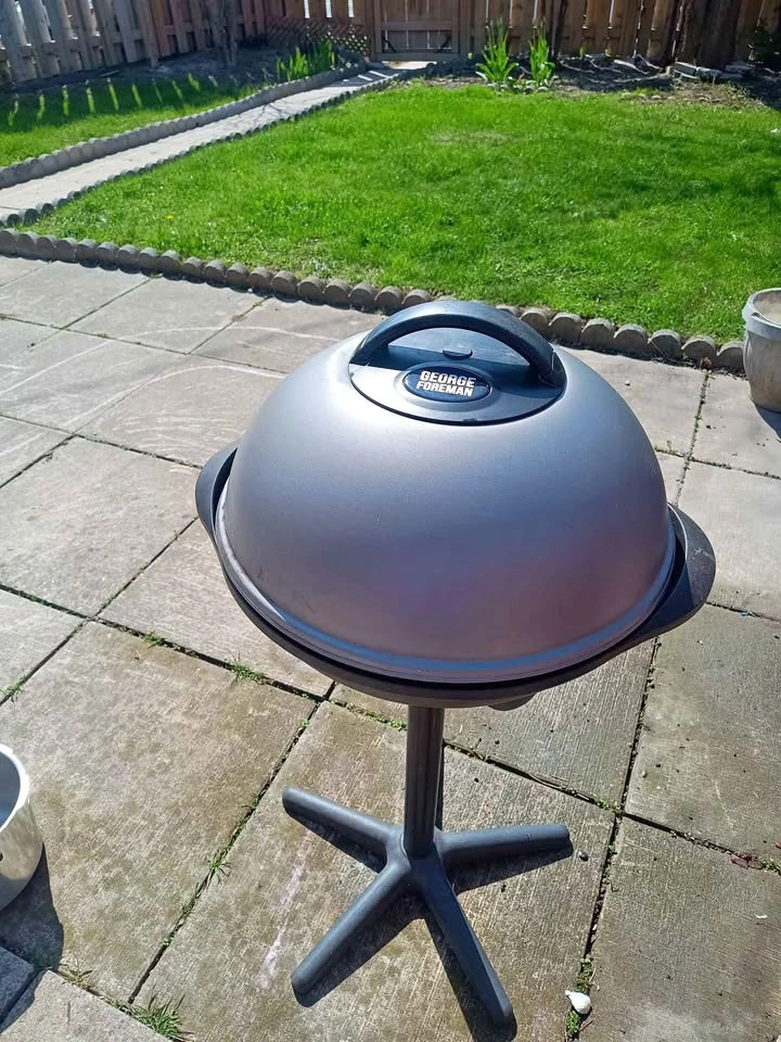 GEORGE FOREMAN ELECTRIC GRILL