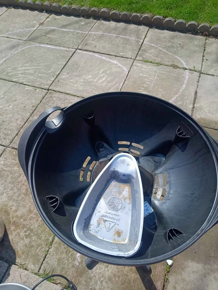GEORGE FOREMAN ELECTRIC GRILL - photo 5