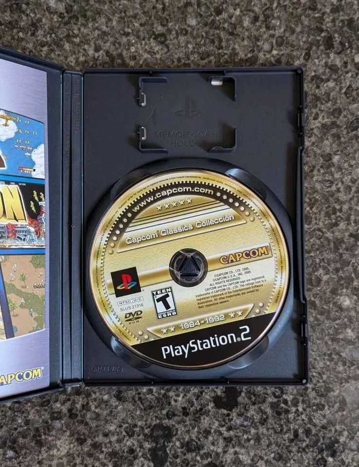 Capcom Classics Collection (PS2) CIB - Tested - photo 3
