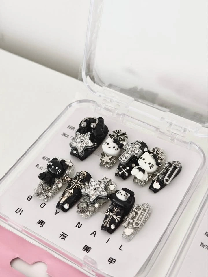 BRAND NEW!! Handmade Sanrio Press-On Nails - photo 2