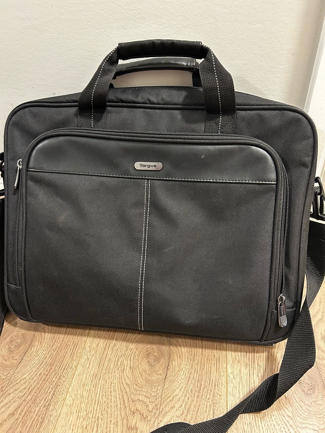 Targus Classic Toploading Carrying Case For 16" Notebook