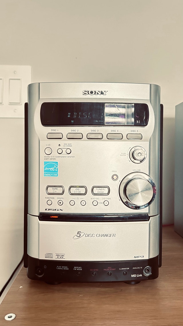 Sony 5-Disc CD Changer Micro Hi-Fi System HCD-HPZ9 - Main Unit