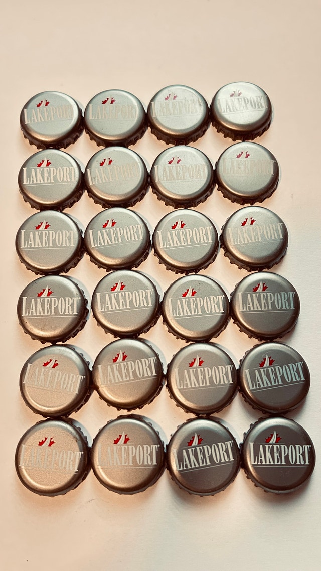 180 Lakeport Beer Bottle Caps - Crafts, Epoxy Tables