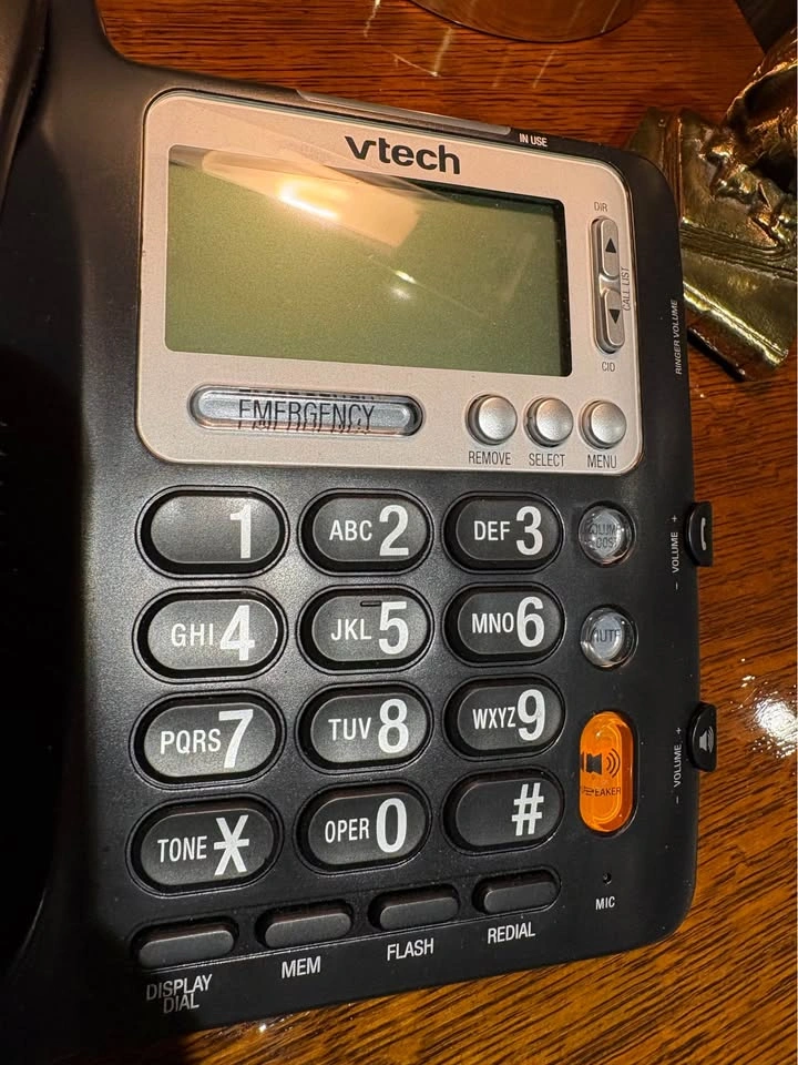 V Tech Large Button Phone with Answering Machine - photo 2