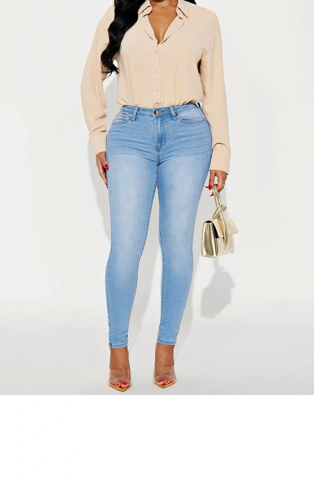 Fashion Nova LIGHT BLUE DENIM Jeans