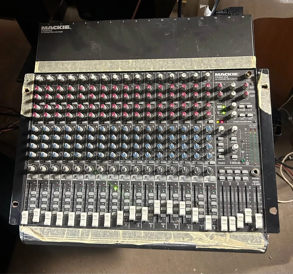 Mackie 1604-VLZ PRO 16 Channel Mic Line Mixer - photo 4