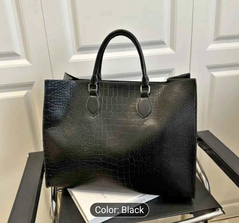 Brand new large capacity black color tote bag for women