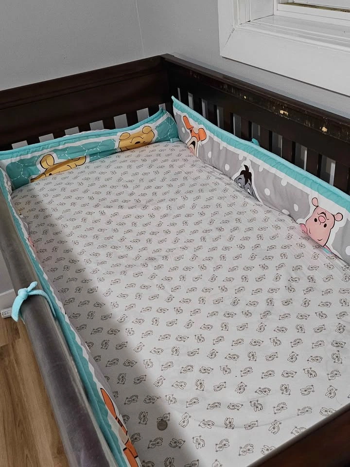 Adjustable Crib with Free Mattress - photo 2