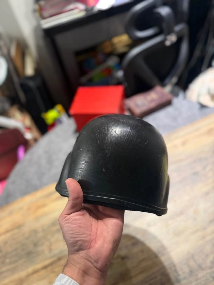 Black Protective Helmet / Hard Hat (Used) - photo 3