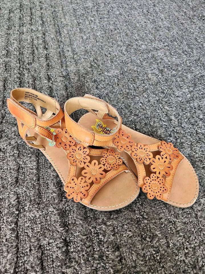 Rachel shoes tan flower cutout strappy sandal/shoes size 2
