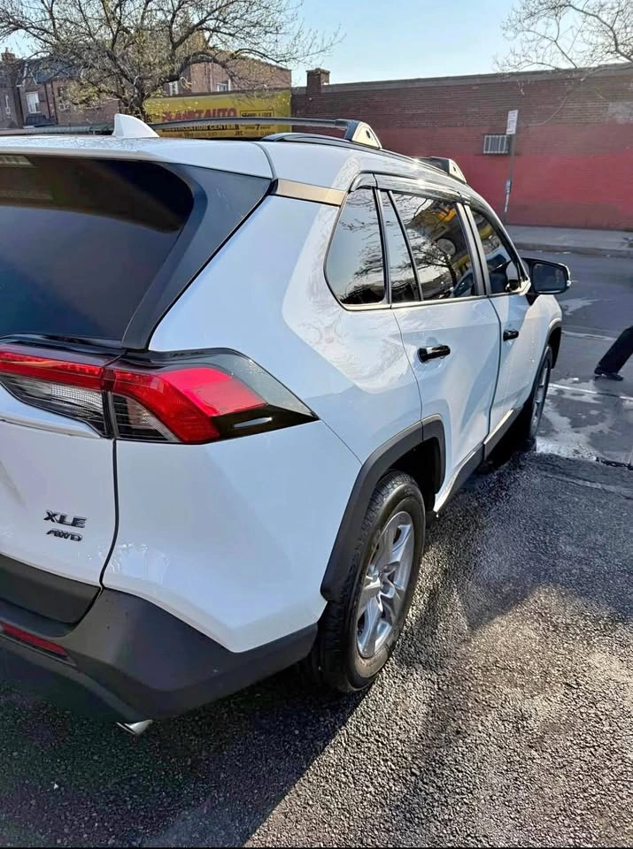 2022 Toyota RAV4 XLE Sport Utility 4D