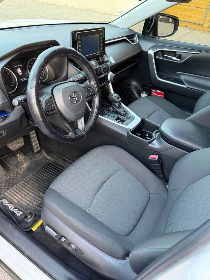 2022 Toyota RAV4 XLE Sport Utility 4D - photo 4