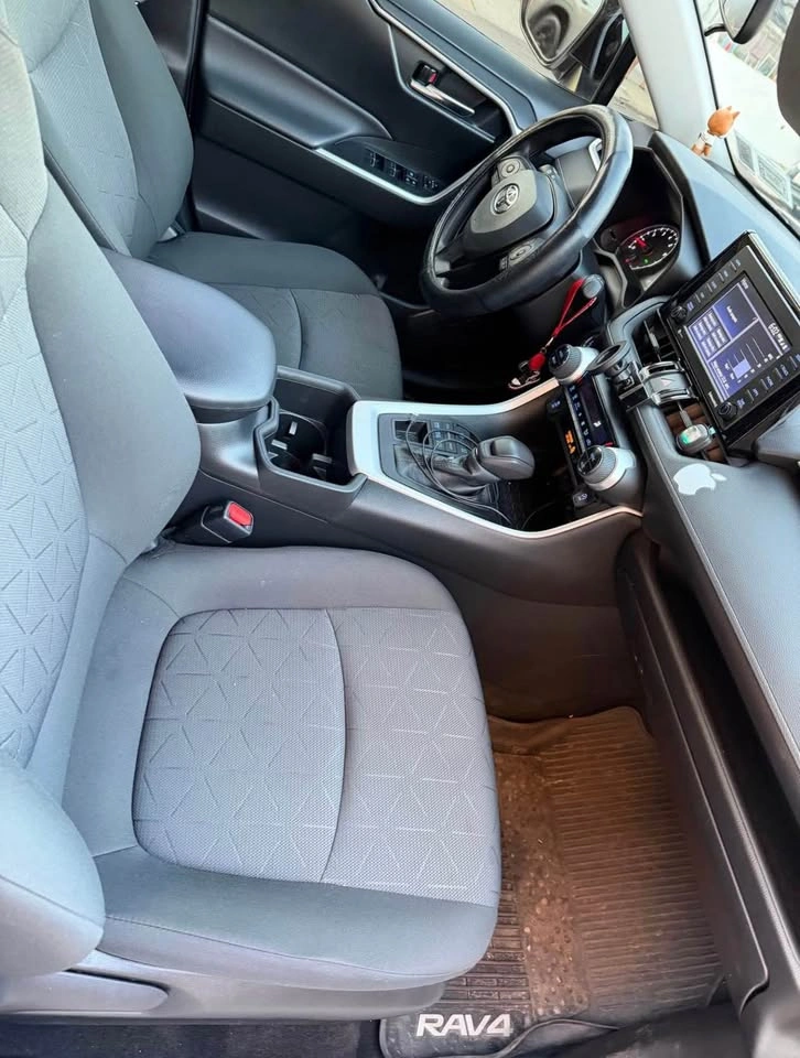 2022 Toyota RAV4 XLE Sport Utility 4D - photo 5