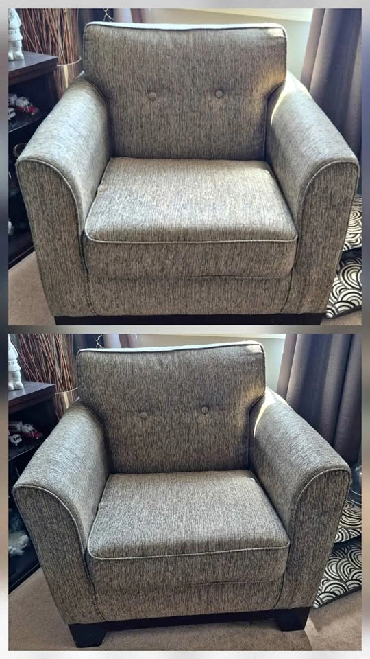 2 Livingroom accent chairs