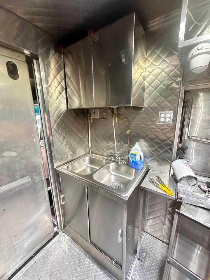 2019 Freightliner Sprinter 2500 Crew Van - photo 4