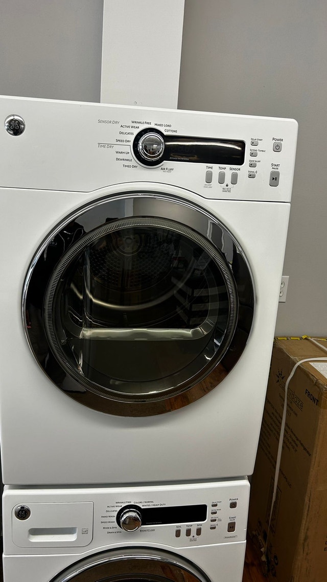 GE Washer Dryer Stacked White - photo 4