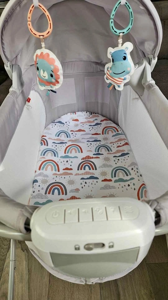 Fisher Price Soothing View Projection Bassinet